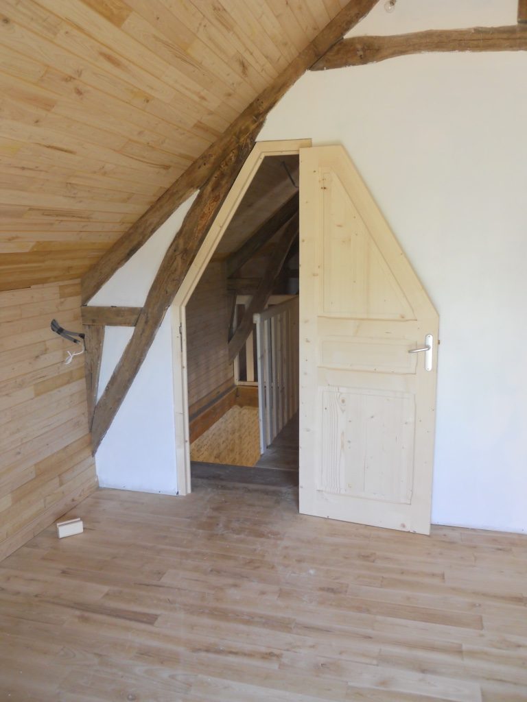 porte sous rampant